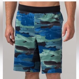 Lululemon Mens Size Medium Camo Blue Linerless Shorts